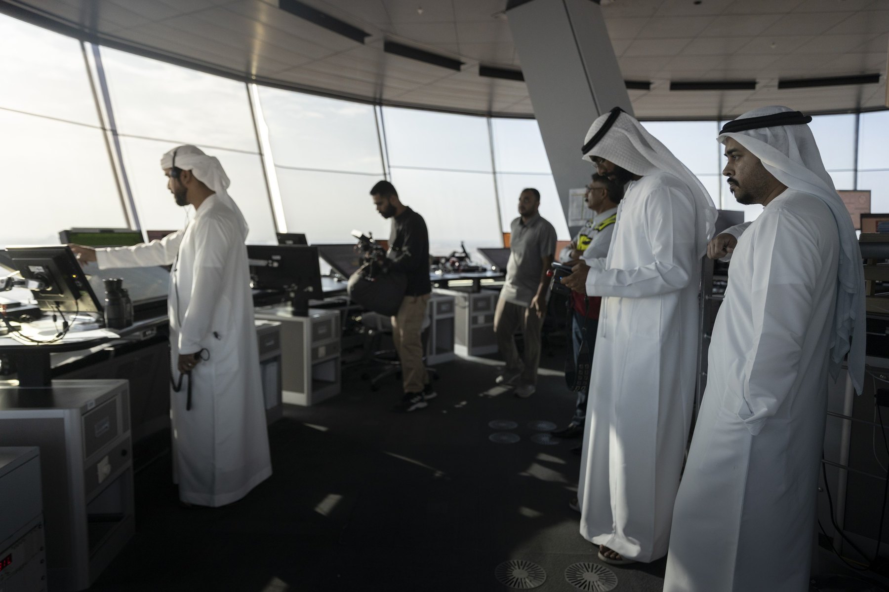 Abu Dhabi Crisis Management, On set 6