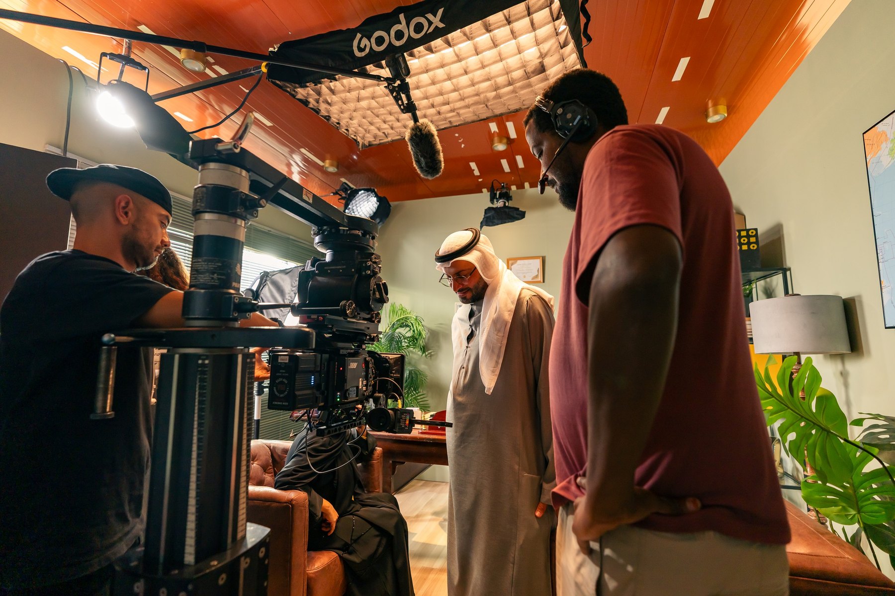Ba'adni Akawwin Nafsi, On set 3